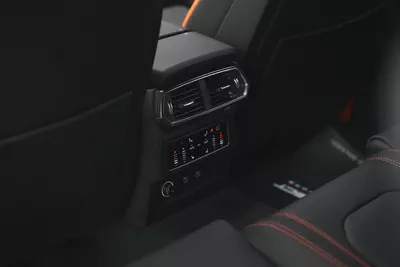 2025 LAMBORGHINI URUS SE-14