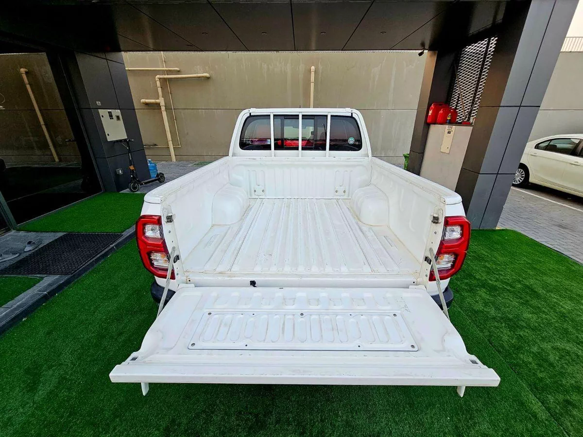 Toyota Hilux GLX HILUX SR5/ AUTO GEAR/ AUTO WINDOW/ WIDE BODY/ CHROME BUMPER-4-0