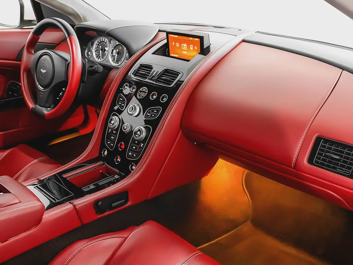 CASH ONLY: 165,000 AED | 2016 Aston Martin V8 Vantage / GCC specs-10-10