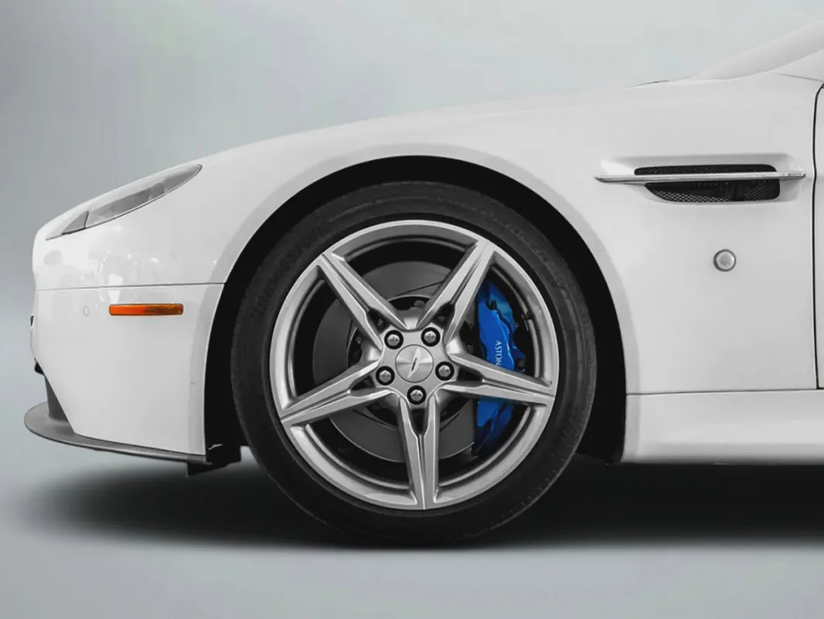 CASH ONLY: 165,000 AED | 2016 Aston Martin V8 Vantage / GCC specs-5-5