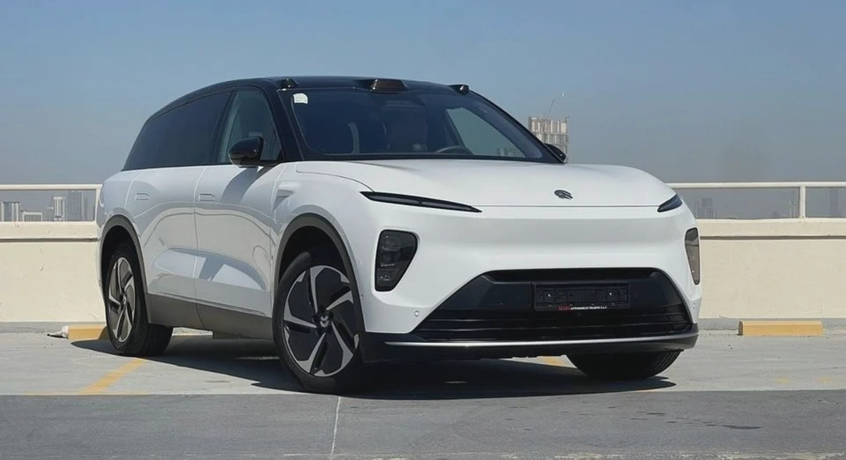 Nio EL8 Edition | 644 HP Ultra-Luxury 6-Seater SUV - Electric