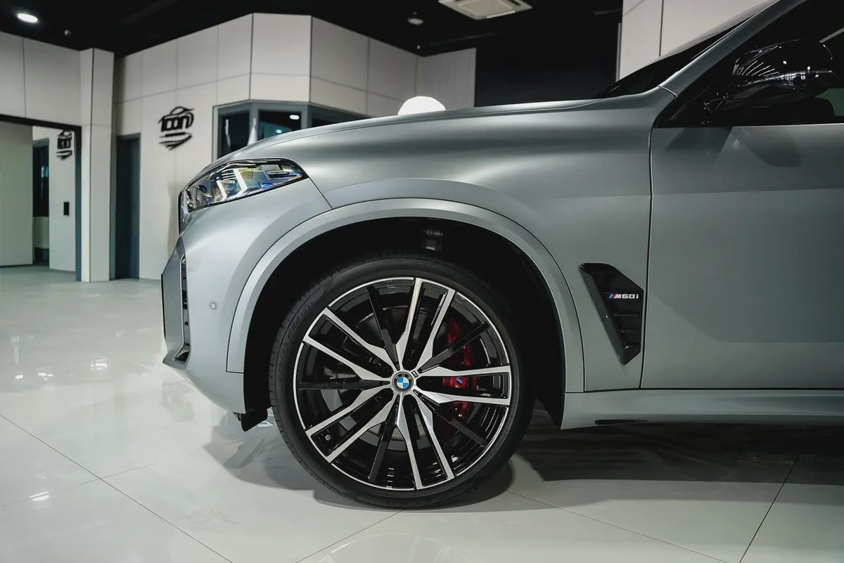 BMW X5 M60i 2025 GCC Specs - Brand New!-5-5