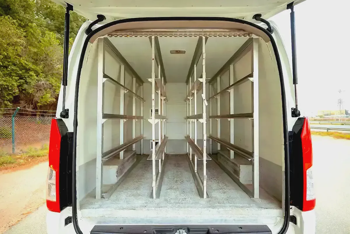 High Roof | Manual | Freezer Van | GCC Specs | Ref#T03523-6-6
