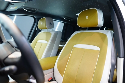 Rolls-Royce Cullinan 2025-4