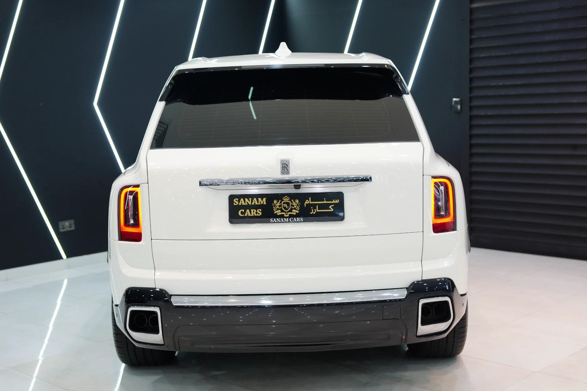Rolls-Royce Cullinan 2025-15-15