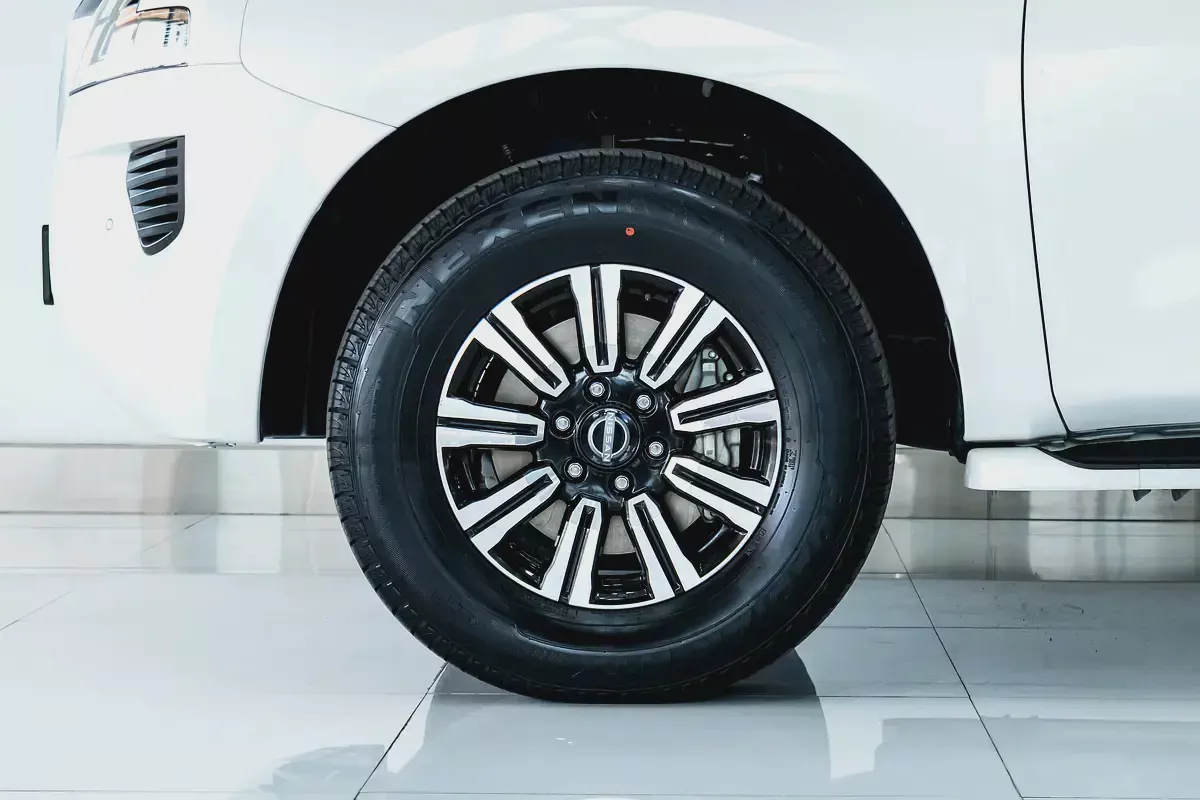 1 YEAR / 20,000 KM WARRANTY | 4.0 L | GCC | AED 2400-7-7