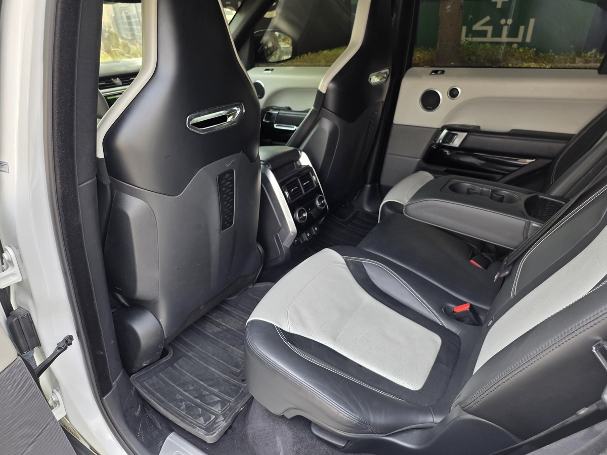 Range Rover Sport SVR 2018Canadian Specs Serviced at ALTAYER Converted to GCC 147,000 Km0503560601Asking 145,000 AED-2-2