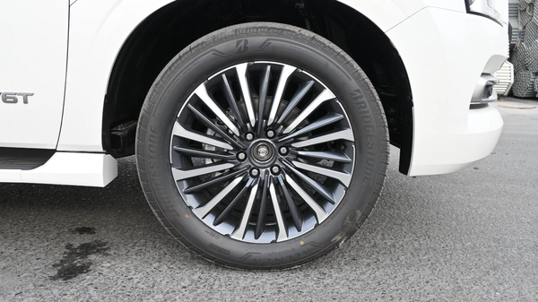 Nissan Patrol LE Platinum 3.5TT VR35 9AT 2025