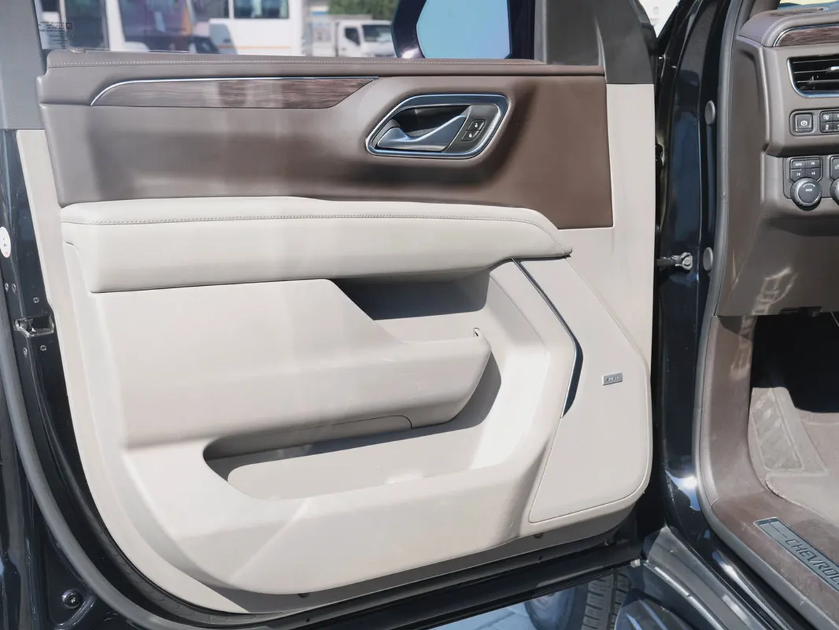 Chevrolet Suburban LT 2023 GCC Specs-12-12