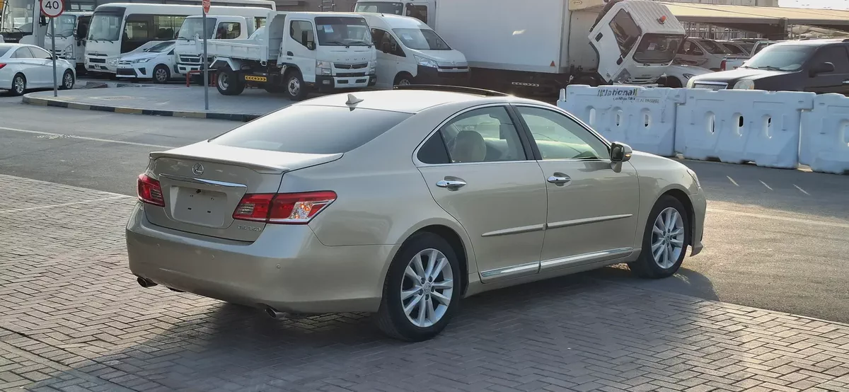 Lexus ES 350 2012 - American Specs - Excellent Condition-3-3