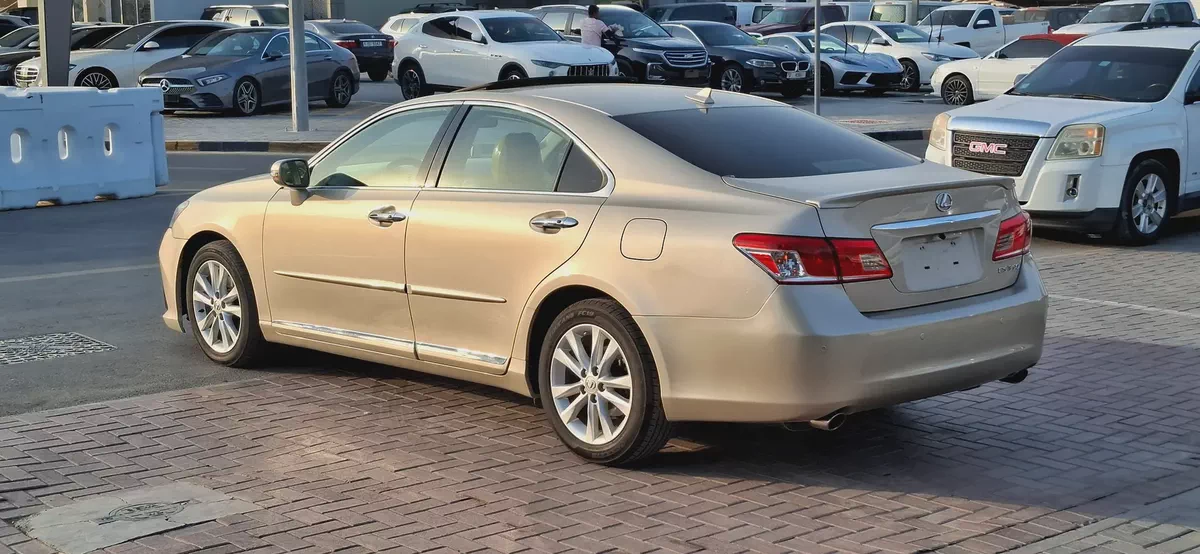 Lexus ES 350 2012 - American Specs - Excellent Condition-4-4