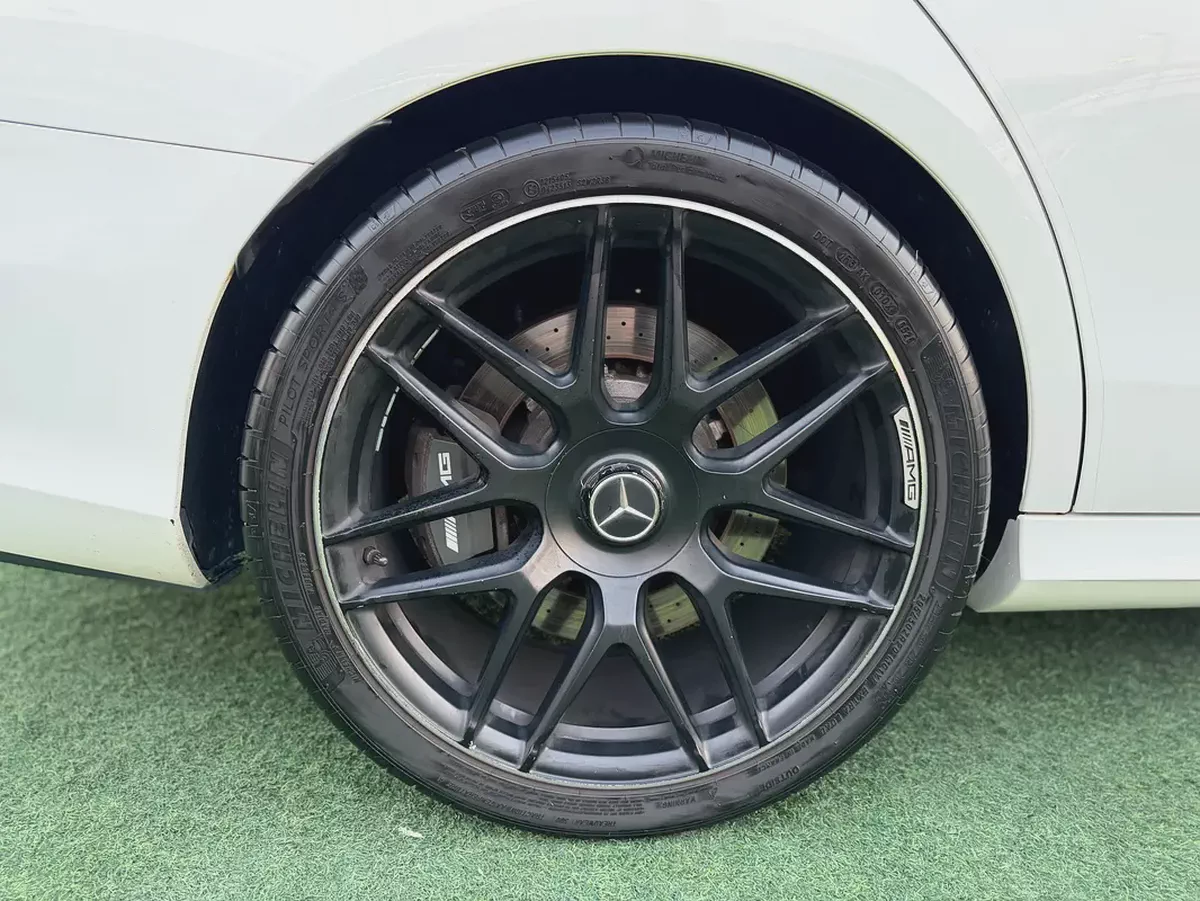 (2019) MERCEDES E63s //AMG// FULL OPTION -EXCELLENT CONDITION--19-19
