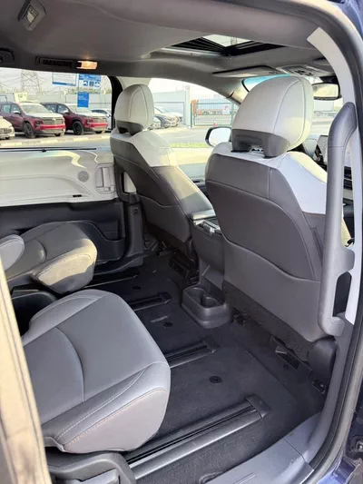 Toyota Sienna XLE hybrid 2.5 L premium-15