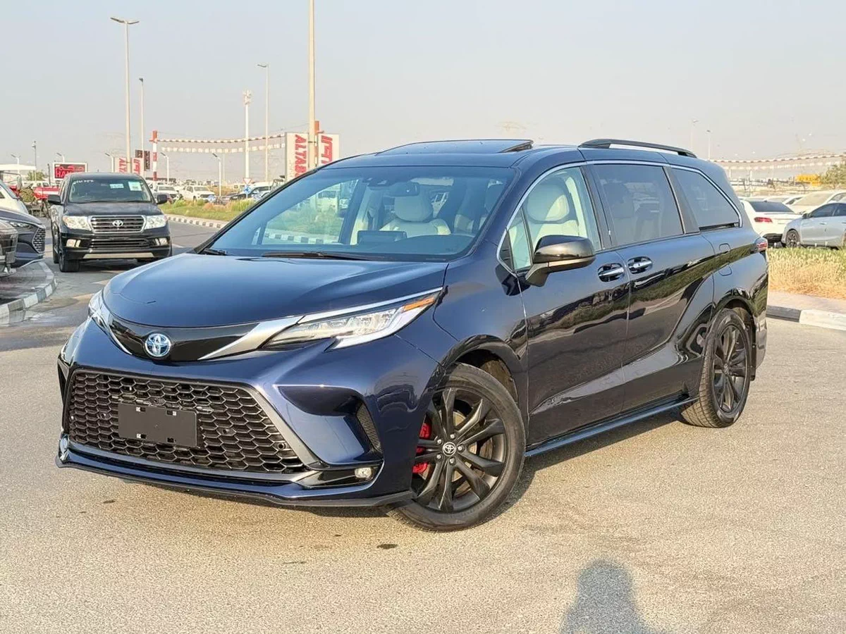Toyota Sienna XLE hybrid 2.5 L premium-12-0