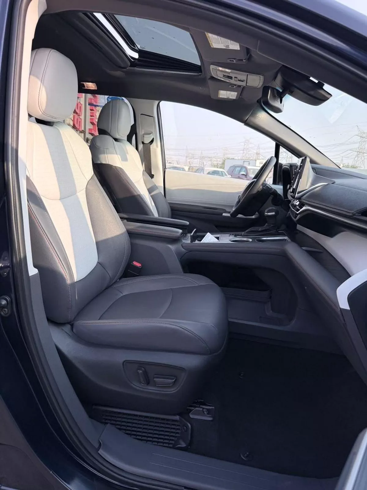Toyota Sienna XLE hybrid 2.5 L premium-14-0
