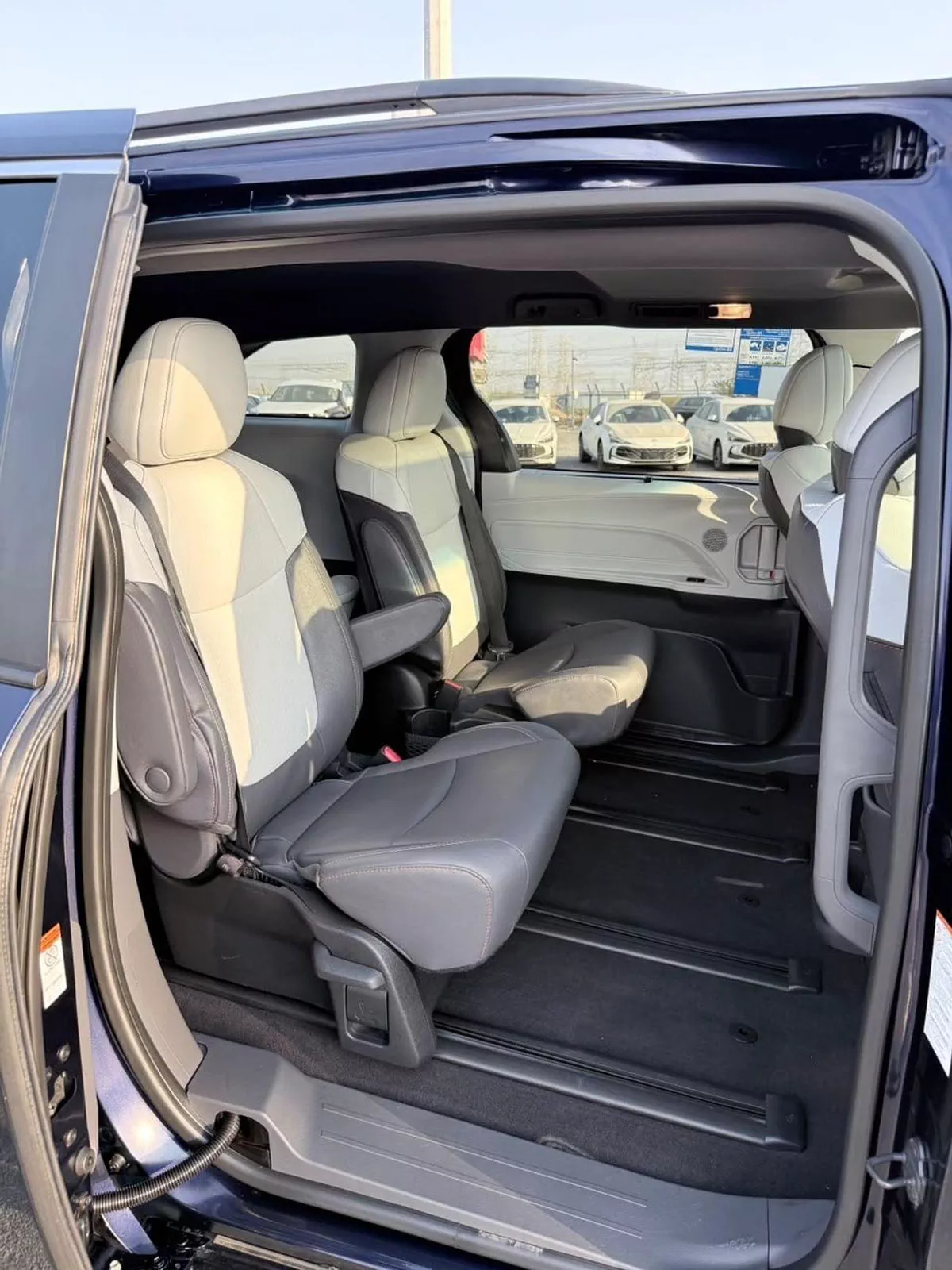 Toyota Sienna XLE hybrid 2.5 L premium-16-0