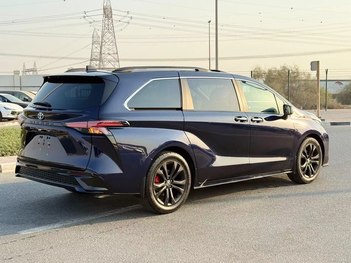 Toyota Sienna XLE hybrid 2.5 L premium-2-0
