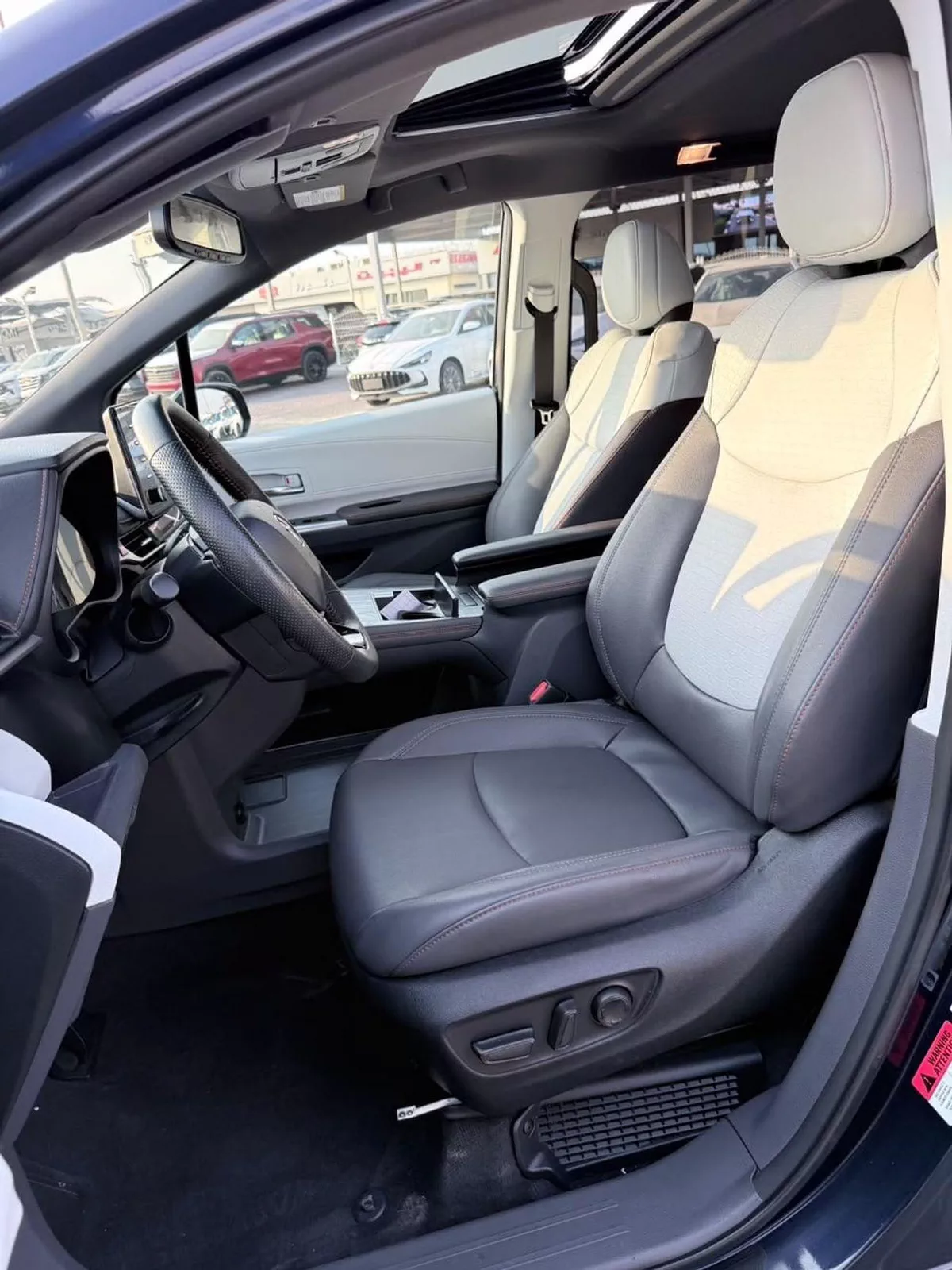 Toyota Sienna XLE hybrid 2.5 L premium-5-0