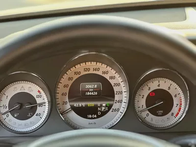 Stunning Mercedes-Benz GLK 350 4MATIC - 2013 - Japanese Specs-12