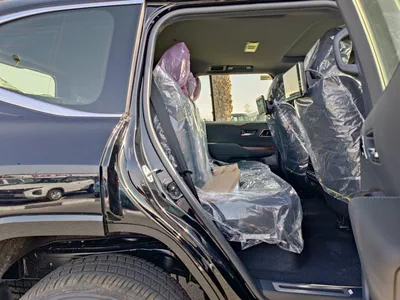 Toyota Land Cruiser GXR 3.3L DIESEL V6 || RADAR / REAR ENTERTAINMENT DVD / LEATER ,SUNROOF (CODE # VX)-12