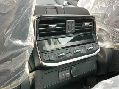Toyota Land Cruiser GXR 3.3L DIESEL V6 || RADAR / REAR ENTERTAINMENT DVD / LEATER ,SUNROOF (CODE # VX)-19