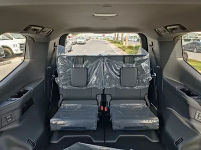 Toyota Land Cruiser GXR 3.3L DIESEL V6 || RADAR / REAR ENTERTAINMENT DVD / LEATER ,SUNROOF (CODE # VX)-21