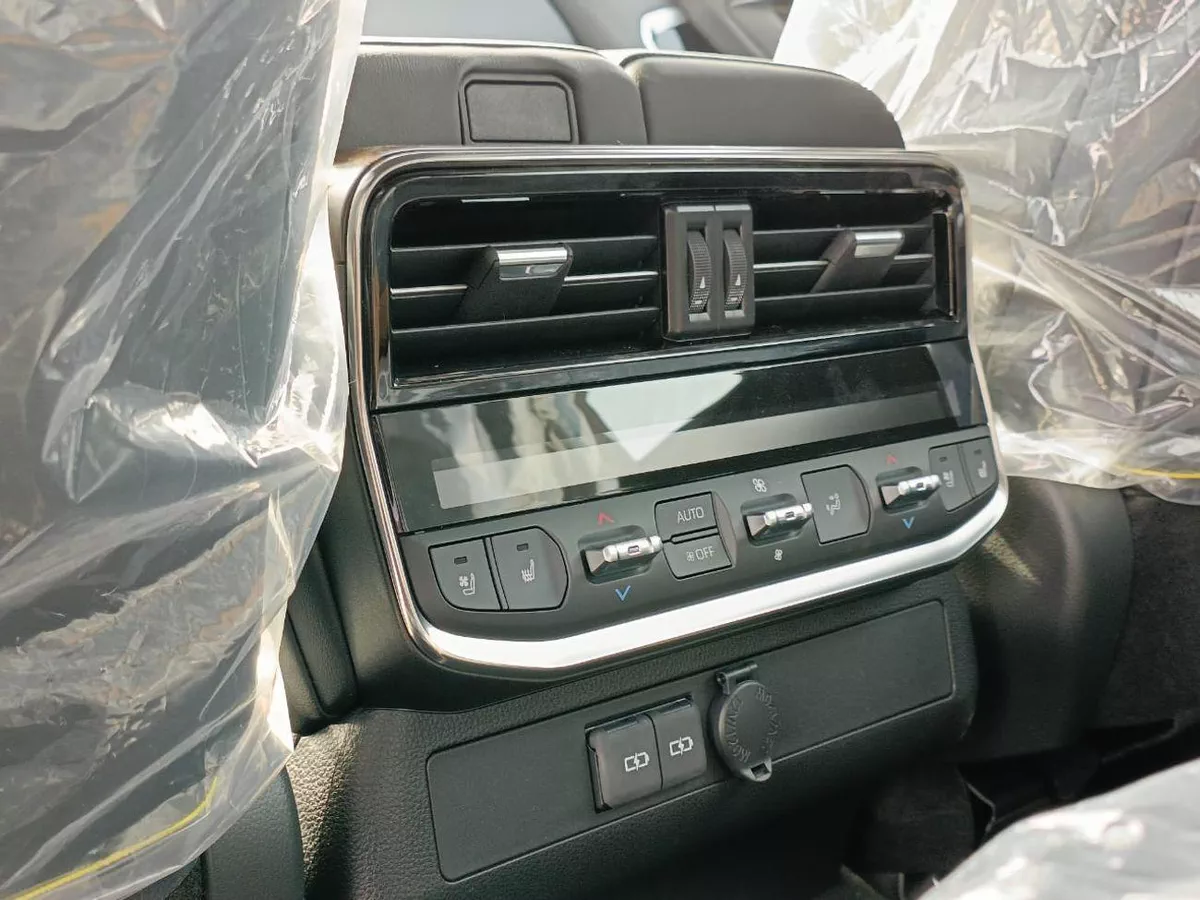 Toyota Land Cruiser GXR 3.3L DIESEL V6 || RADAR / REAR ENTERTAINMENT DVD / LEATER ,SUNROOF (CODE # VX)-19-0