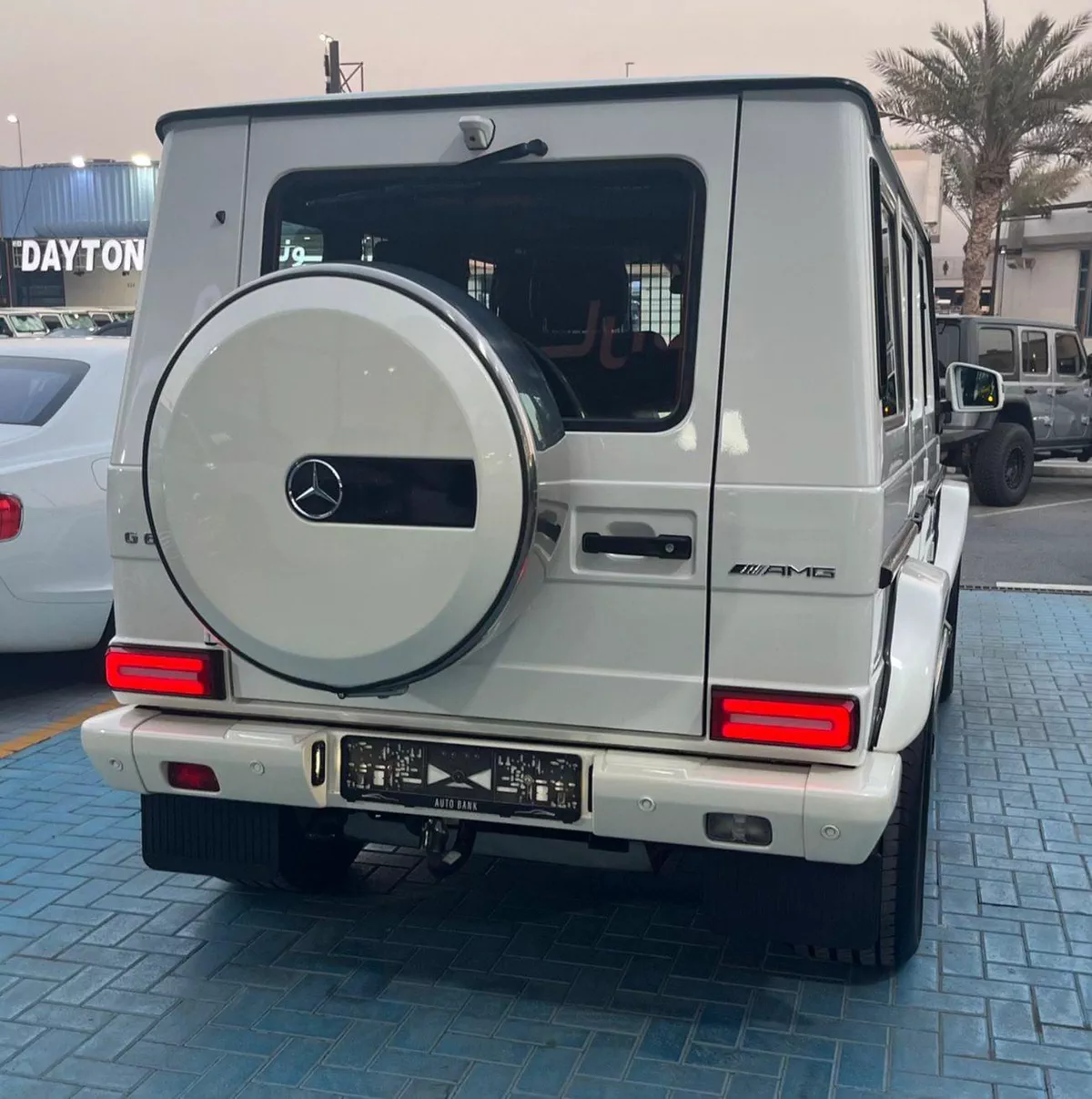 Mercedes Benz G63 AMG STANDARD-4-0