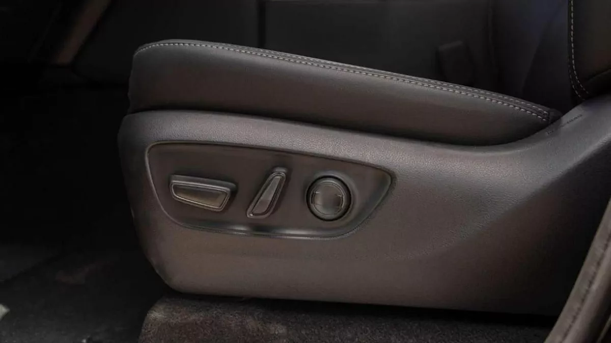 Toyota Land Cruiser S- DLX Toyota Prado Premium  2.8L Diesel MY2025-18-0