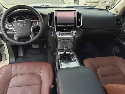 تويوتا لاند كروزر 2016 VXR V8 5.7 صبغ الوكاله رقم واحد-7