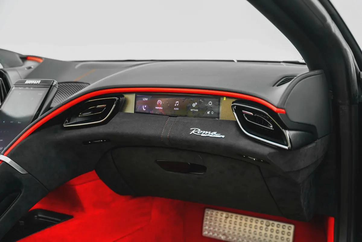 2026 Ferrari Roma Spider-11-11