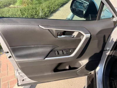 Toyota RAV4 XLE premium 2.5L Full option-18