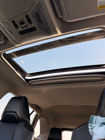 Toyota RAV4 XLE premium 2.5L Full option-19