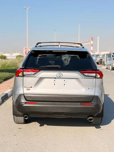 Toyota RAV4 XLE premium 2.5L Full option-3
