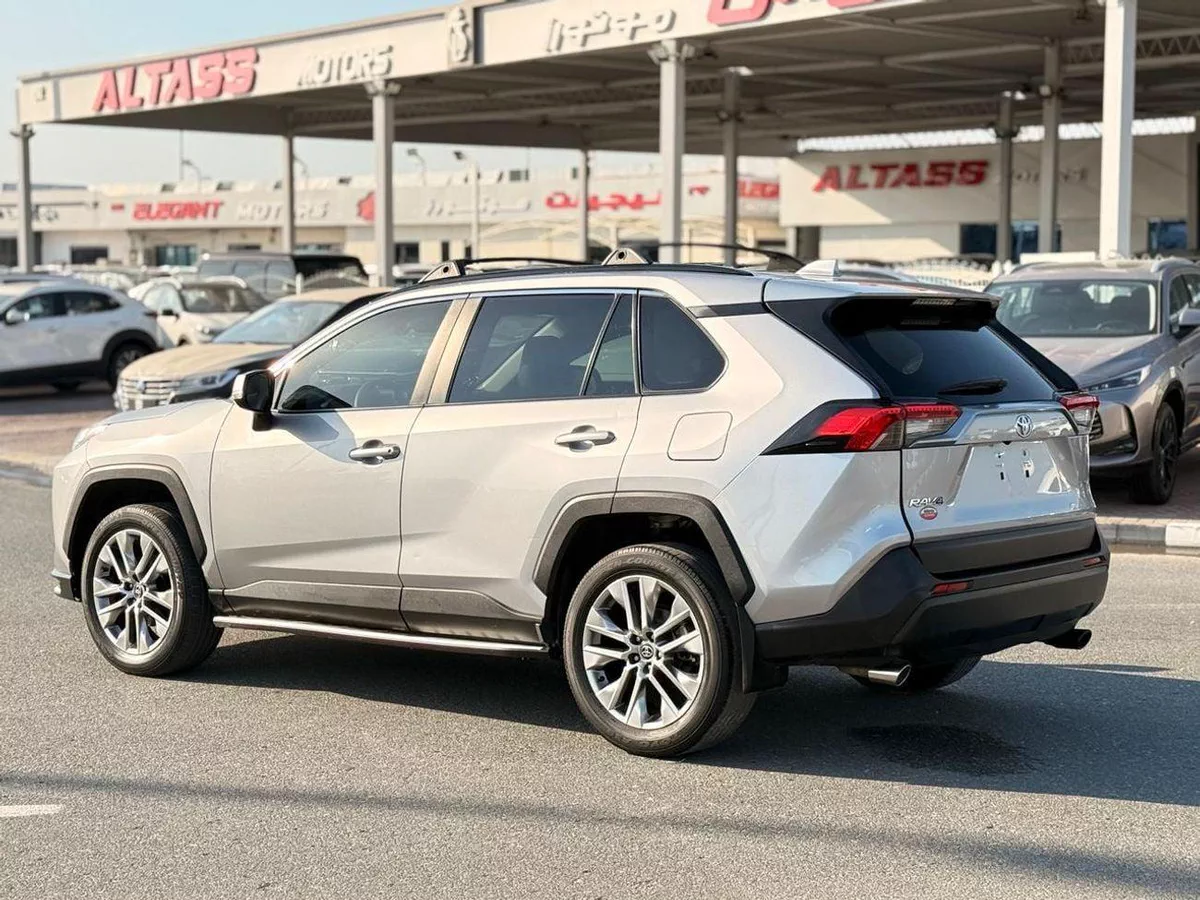 Toyota RAV4 XLE premium 2.5L Full option-11-0