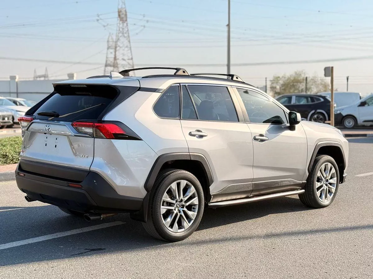 Toyota RAV4 XLE premium 2.5L Full option-2-0