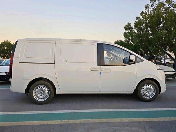 Hyundai Staria CARGO / 2.2L V4 DIESEL / MANUAL GEAR BOX / 2 STR (CODE # STCD)