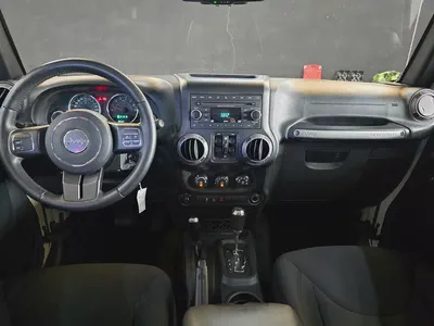 Jeep Wrangler Unlimited Sport 2017 | GCC Specs | Excellent Condition-14