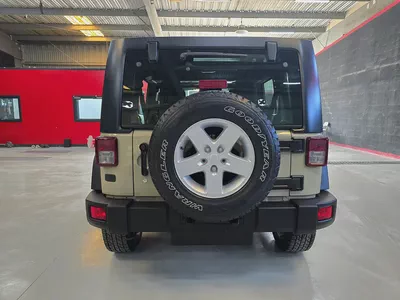 Jeep Wrangler Unlimited Sport 2017 | GCC Specs | Excellent Condition-8