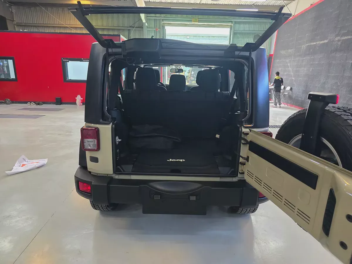 Jeep Wrangler Unlimited Sport 2017 | GCC Specs | Excellent Condition-9-9