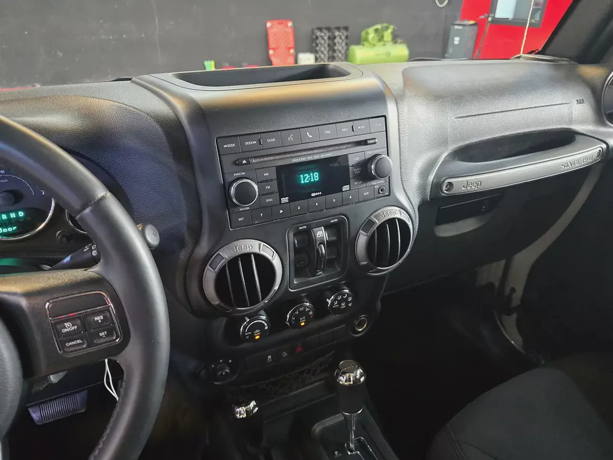 Jeep Wrangler Unlimited Sport 2017 | GCC Specs | Excellent Condition-11-11