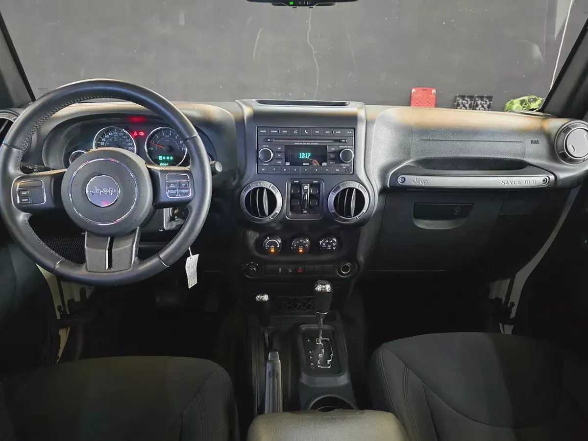 Jeep Wrangler Unlimited Sport 2017 | GCC Specs | Excellent Condition-14-14
