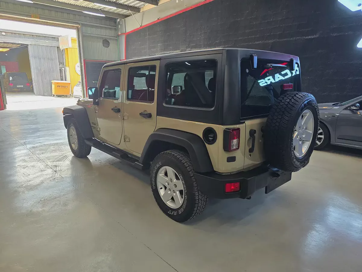 Jeep Wrangler Unlimited Sport 2017 | GCC Specs | Excellent Condition-4-4