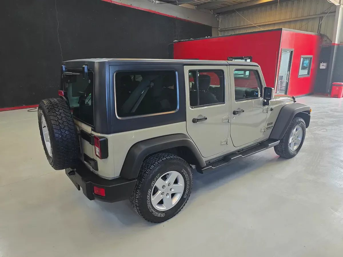 Jeep Wrangler Unlimited Sport 2017 | GCC Specs | Excellent Condition-5-5