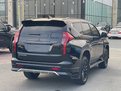 2023 Mitsubishi Montero Sport Signature Edition Black - GCC Specs-2