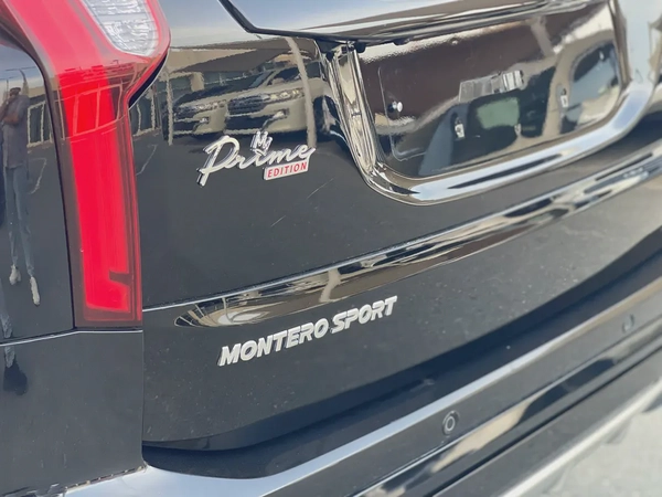2023 Mitsubishi Montero Sport Signature Edition Black - GCC Specs