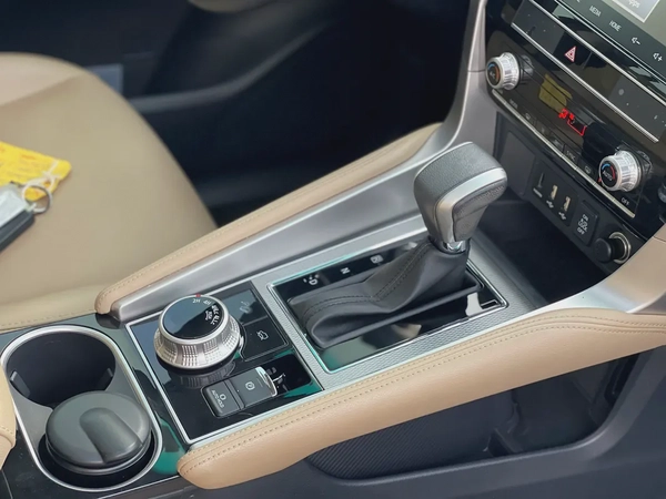 2023 Mitsubishi Montero Sport Signature Edition Black - GCC Specs