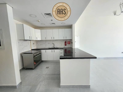 Like a brand new 3bhk with storage//rent140k//all amenities//prime location in arjan-14