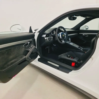 AED 9279 PM | PORSCHE GT3 2015 | PRISTINE CONDITION | CARBON CERAMIC BRAKES | 1 YEAR WARRANTY-8