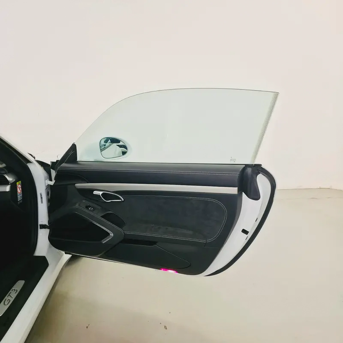 AED 9279 PM | PORSCHE GT3 2015 | PRISTINE CONDITION | CARBON CERAMIC BRAKES | 1 YEAR WARRANTY-12-12